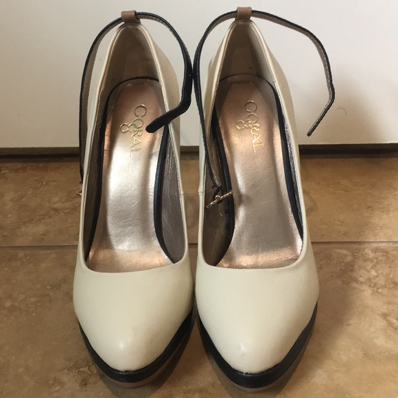 Shoes - Cream strapped pumps